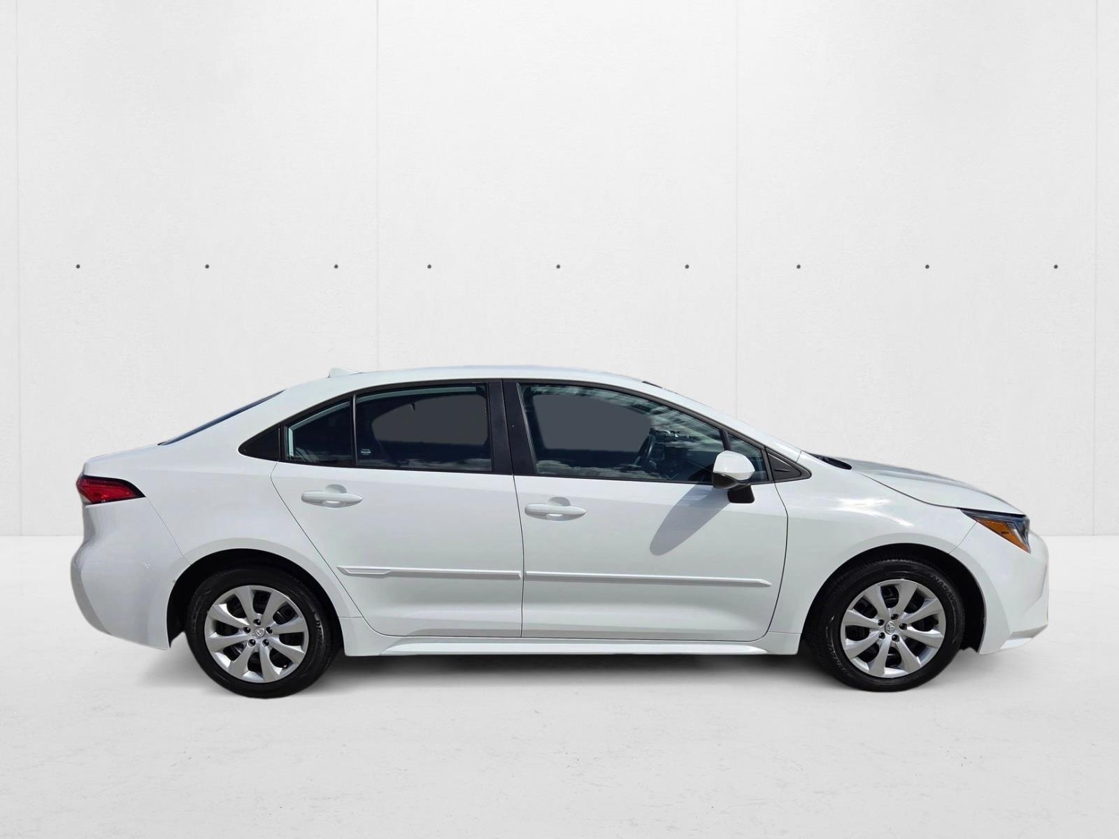 2025 Toyota Corolla LE photo 4