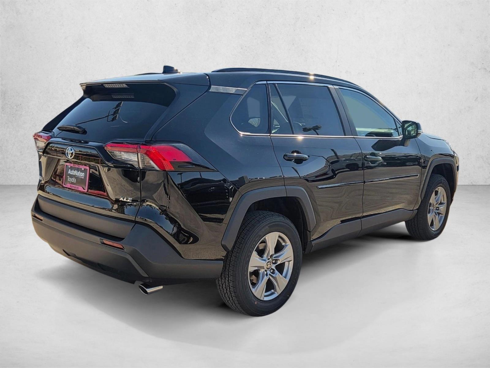 2025 Toyota RAV4 XLE photo 2