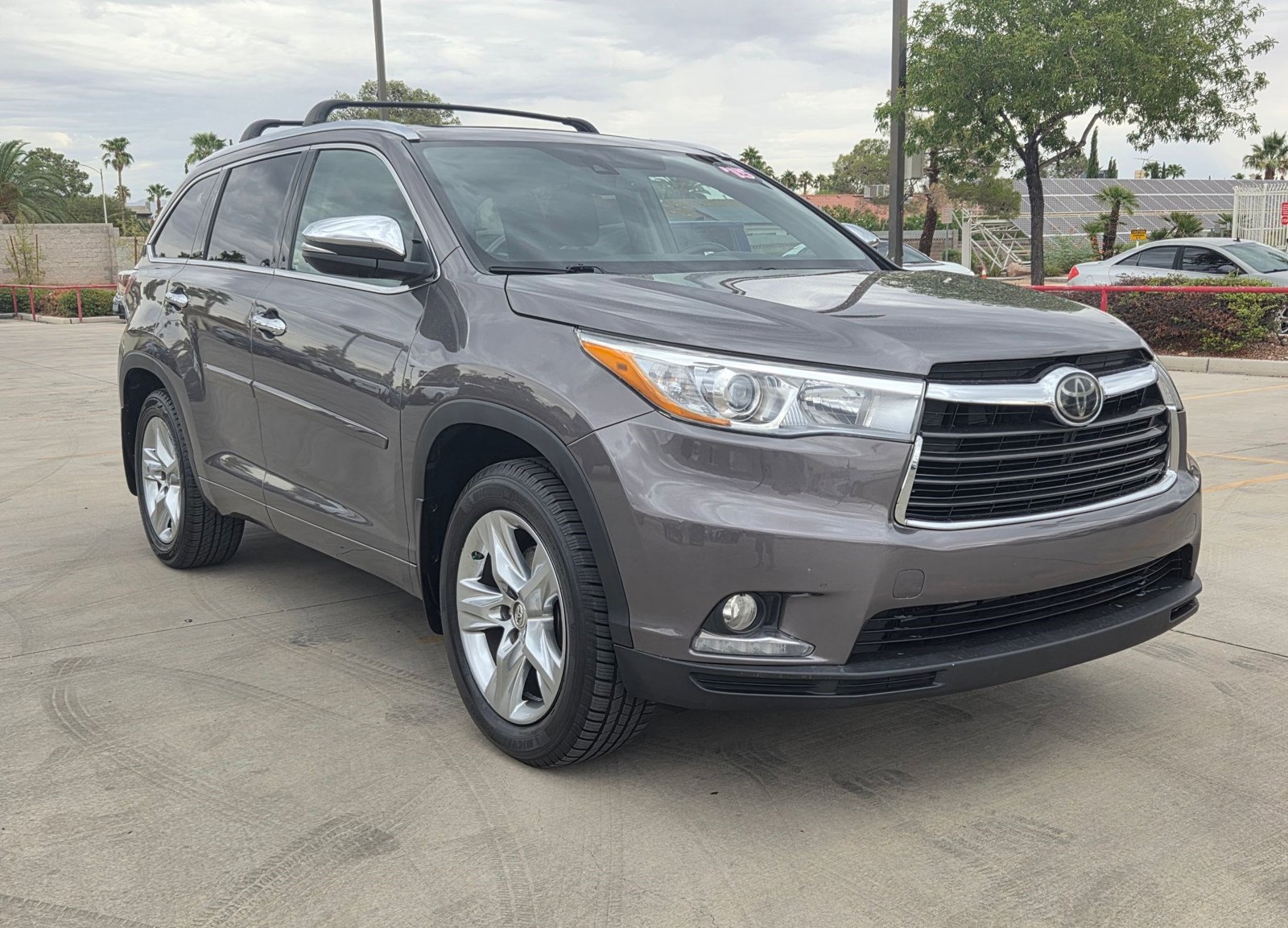 2015 Toyota Highlander Limited Platinum photo 2