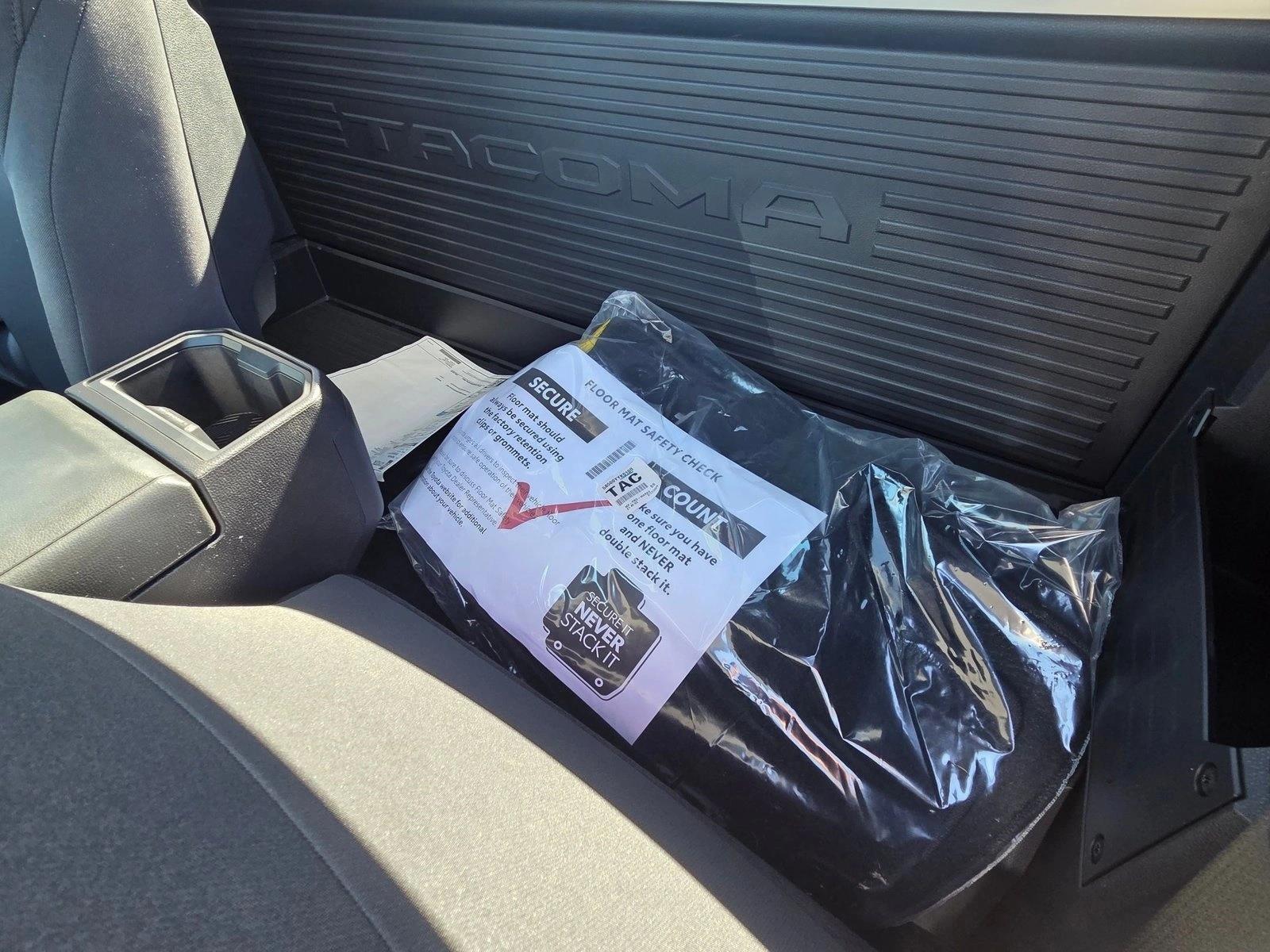 2026 Toyota Tacoma SR5 - Photo 14