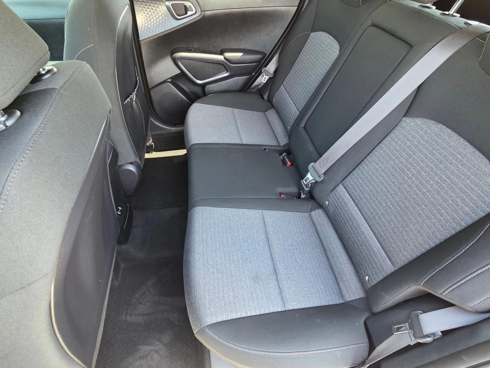 2023 Kia Soul EX - Photo 17
