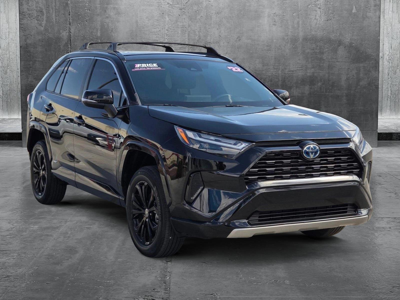 2022 Toyota RAV4 Hybrid SE photo 3