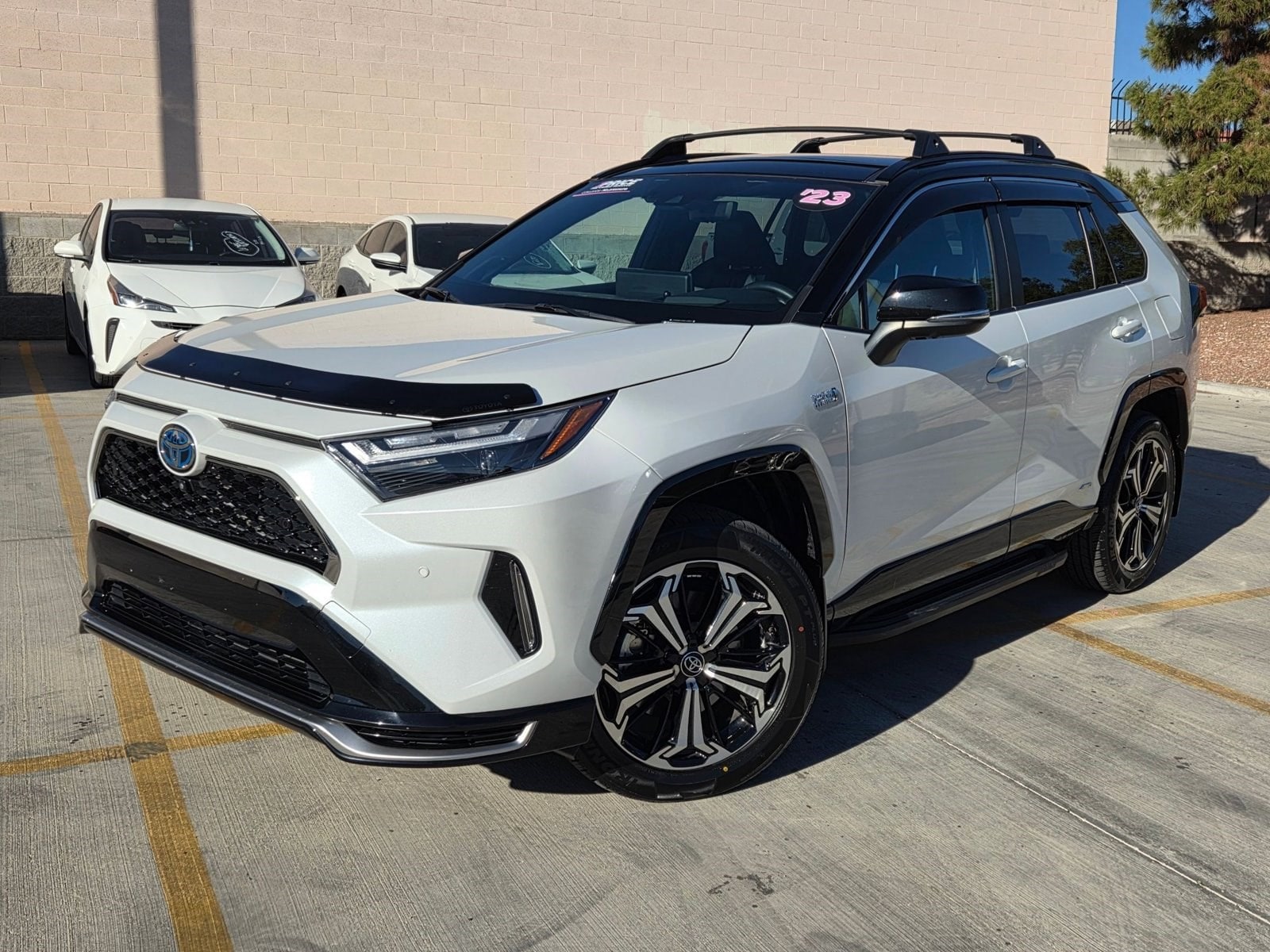 2023 Toyota RAV4 XSE's photo