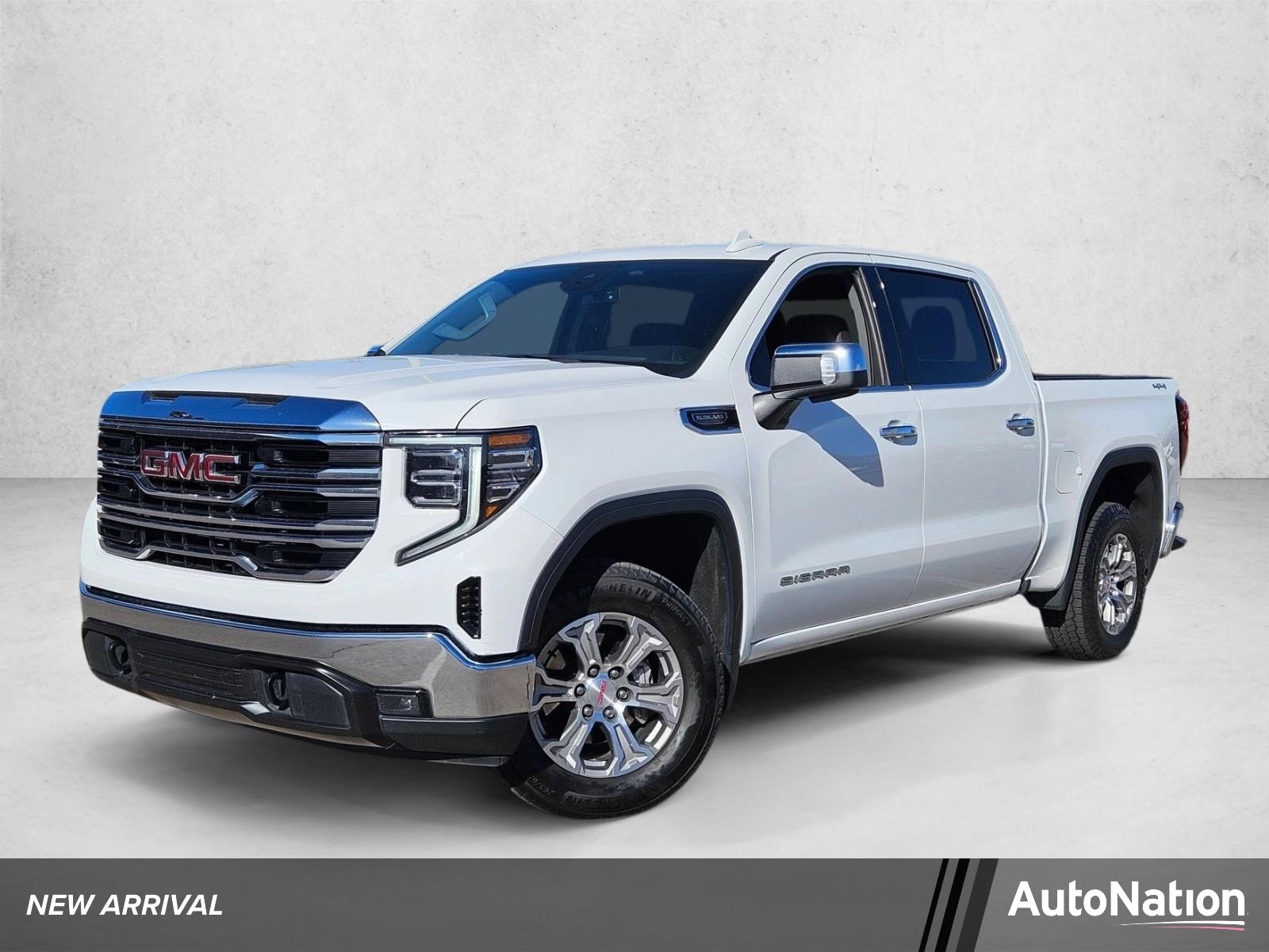 2025 GMC Sierra 4WD Crew Cab Short Box SLT's photo