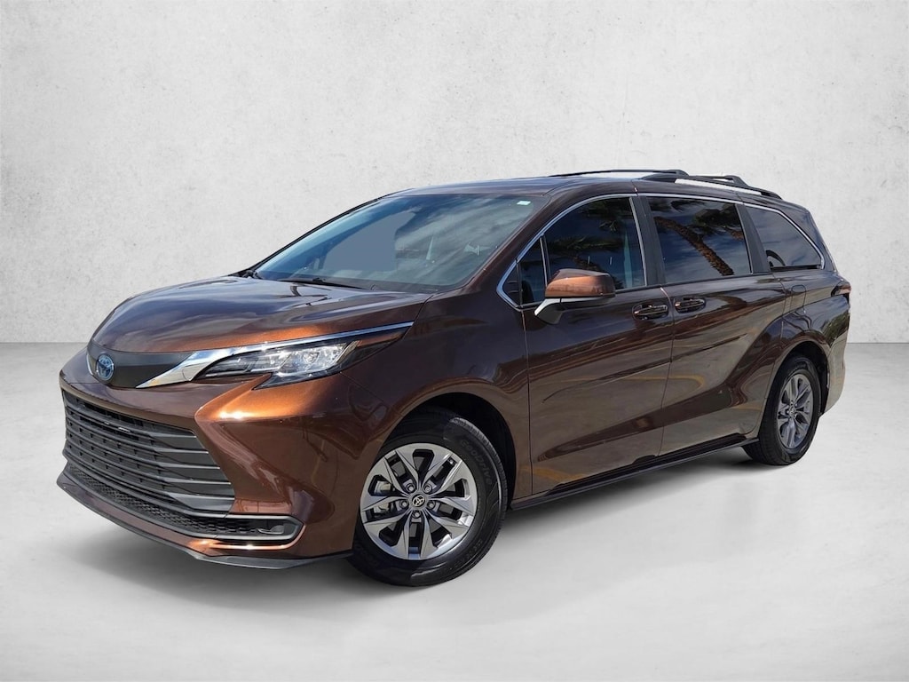 Certified 2022 Toyota Sienna LE 8 Passenger Van Passenger Van