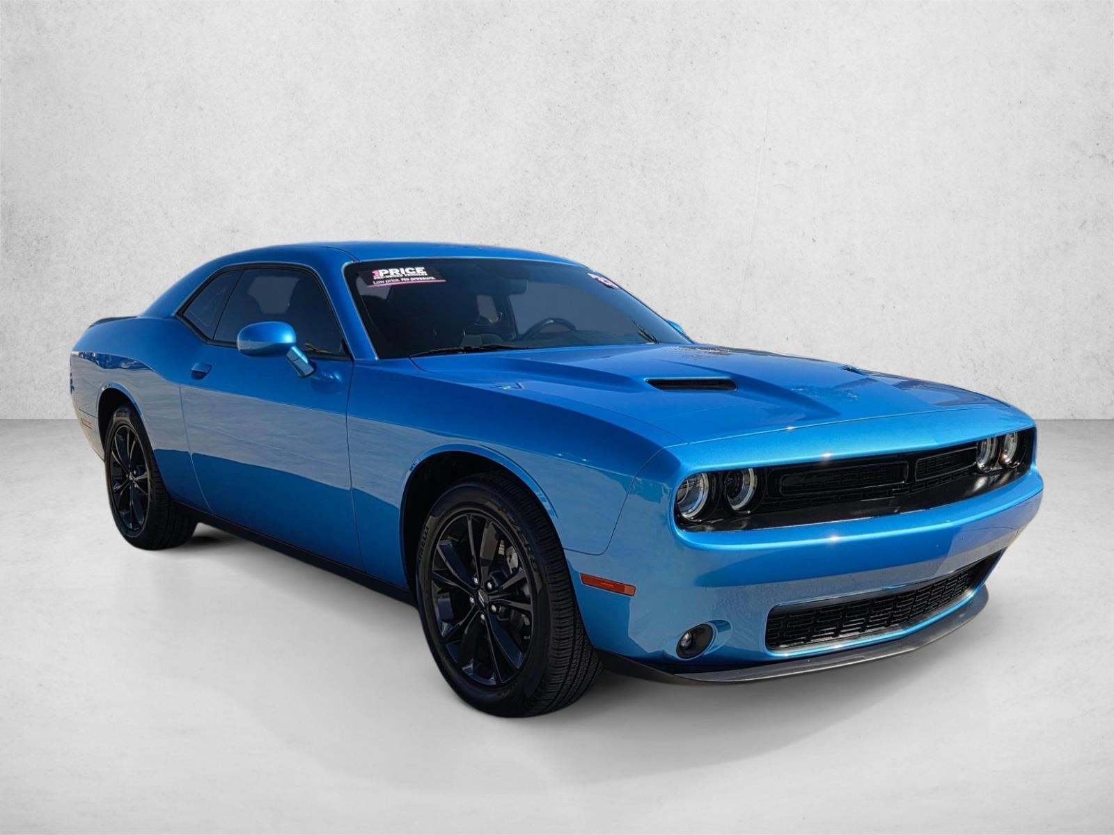 2023 Dodge Challenger SXT photo 3