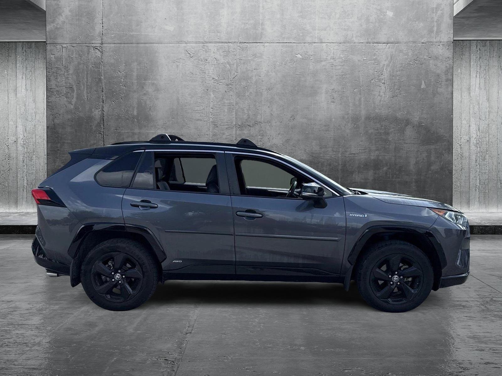 2020 Toyota RAV4 Hybrid XSE photo 3