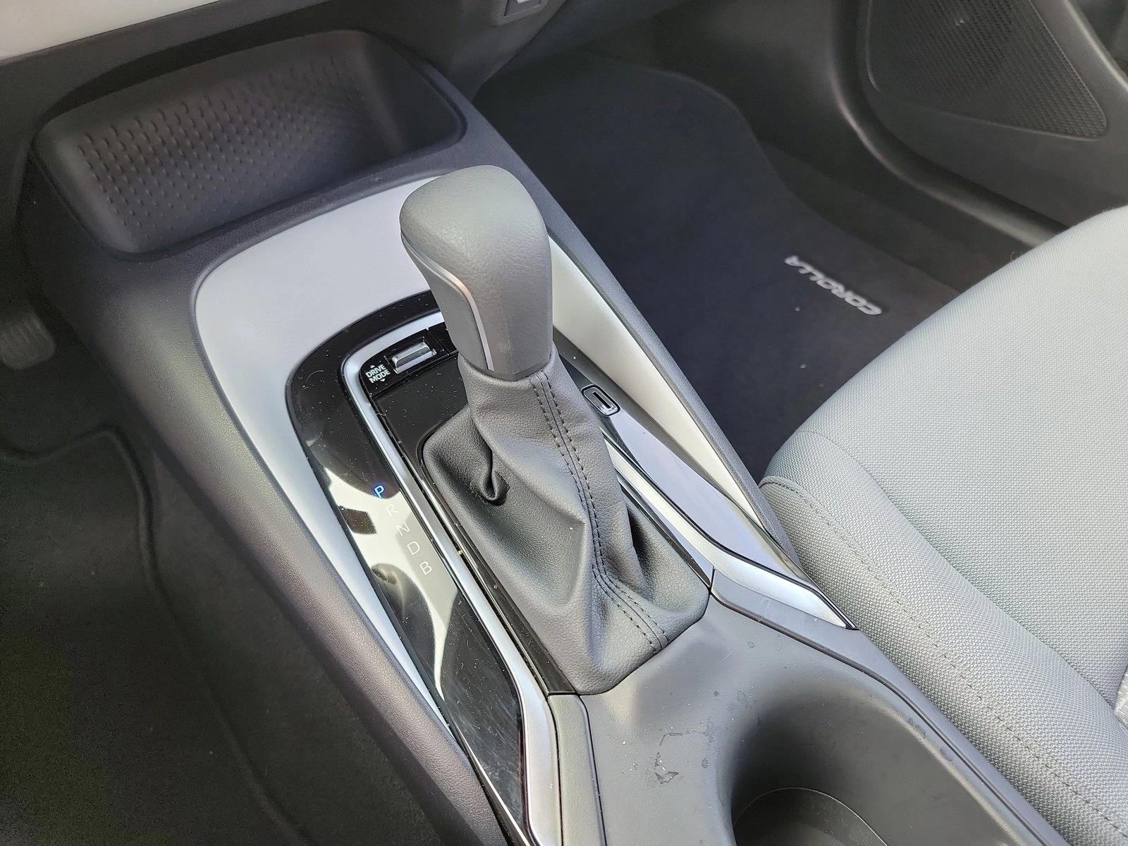 2026 Toyota Corolla SE - Photo 17