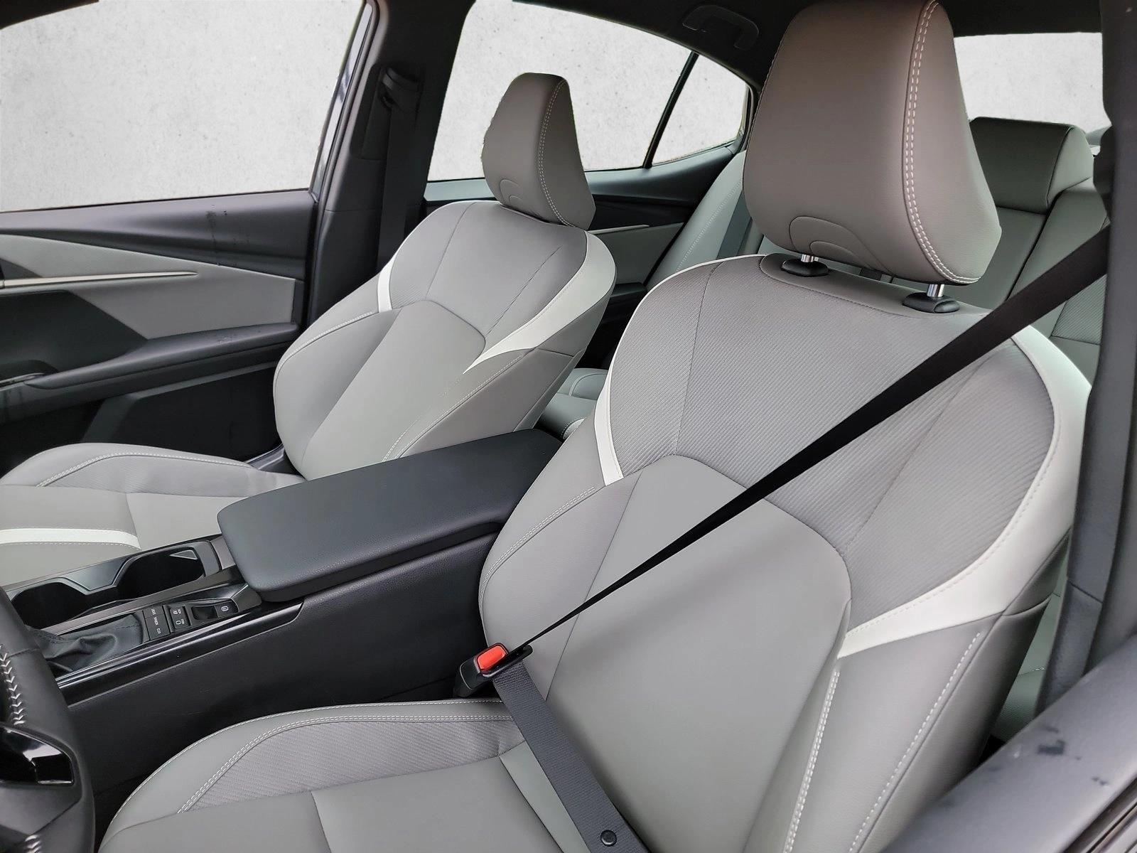 2026 Toyota Camry SE - Photo 13