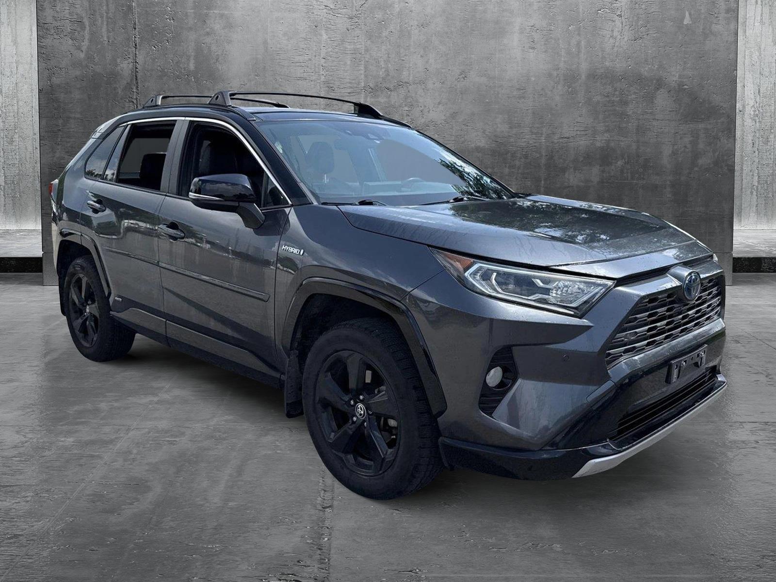 2020 Toyota RAV4 Hybrid XSE photo 2