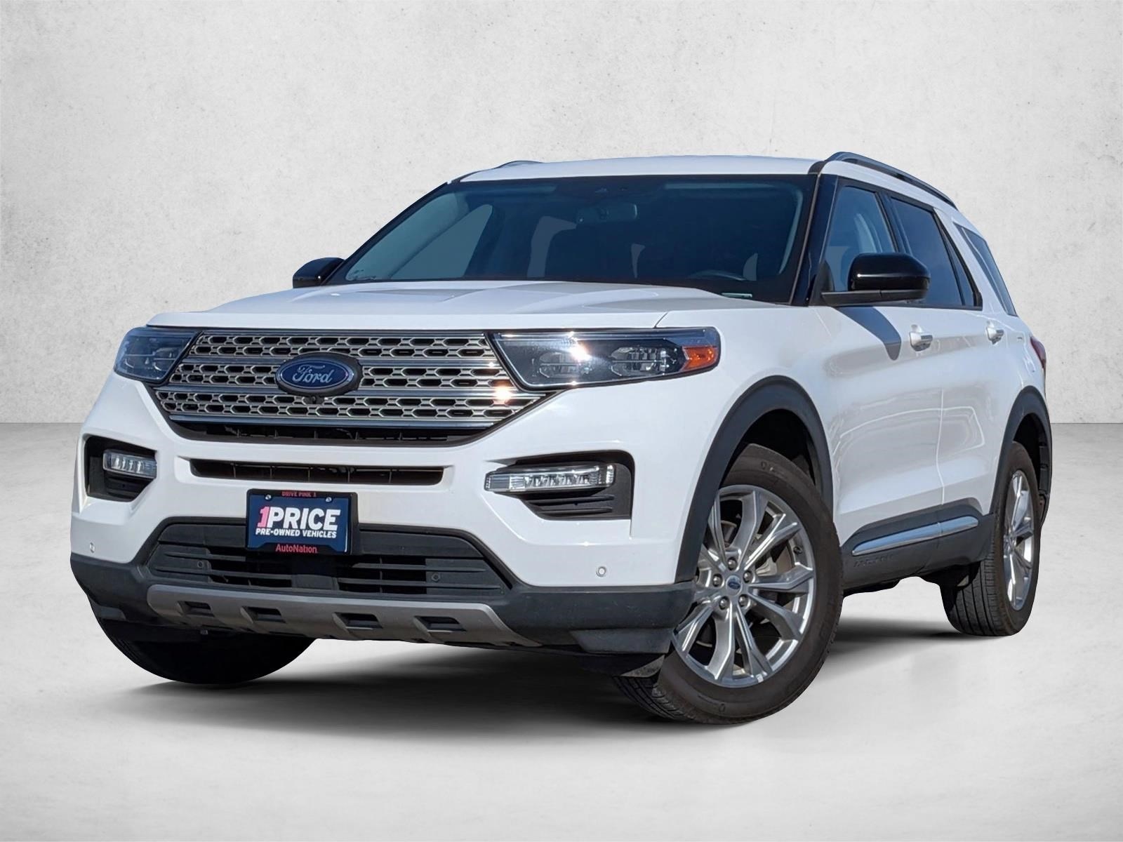 2023 Ford Explorer Limited's photo