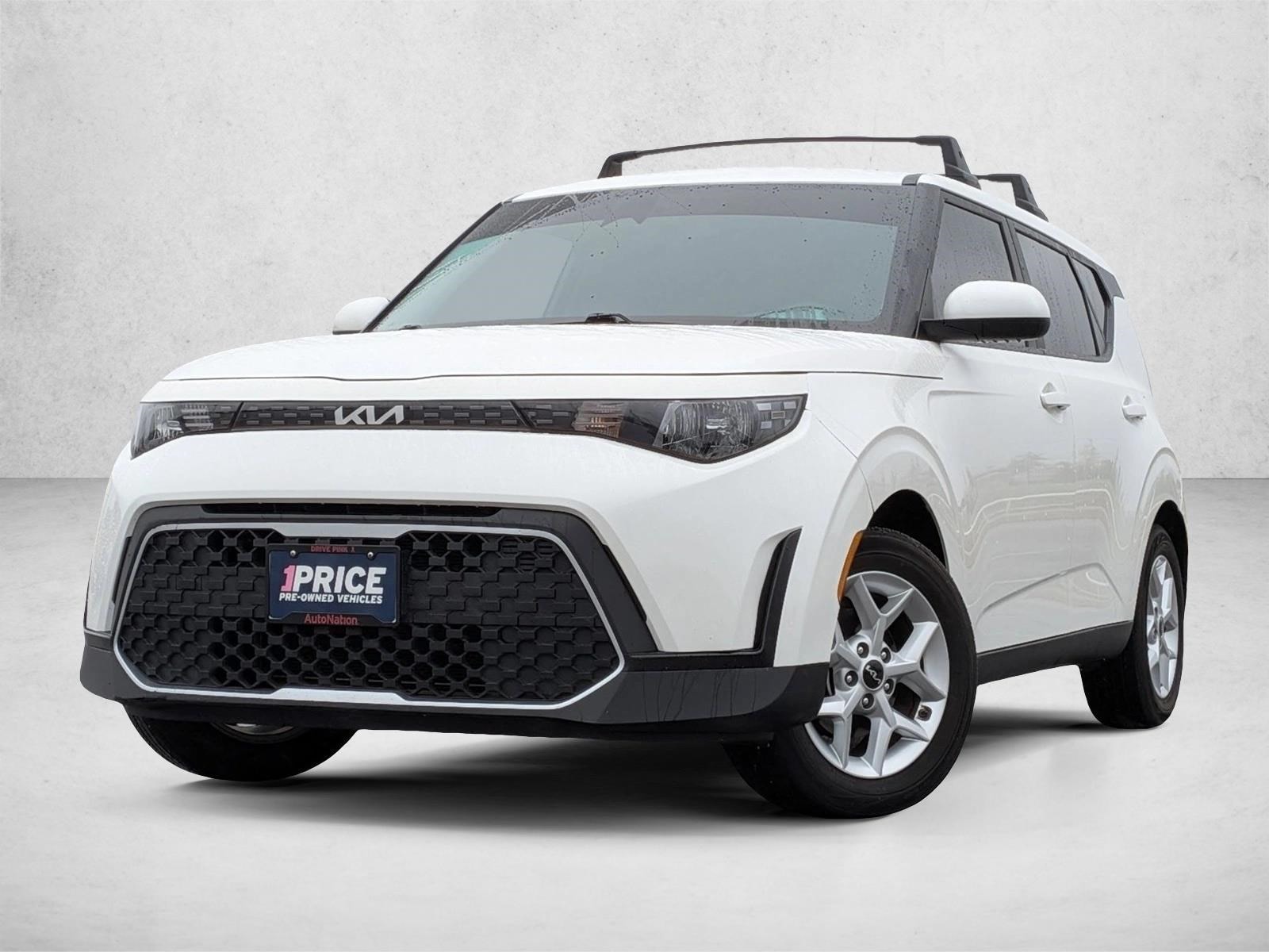 2023 Kia Soul LX's photo