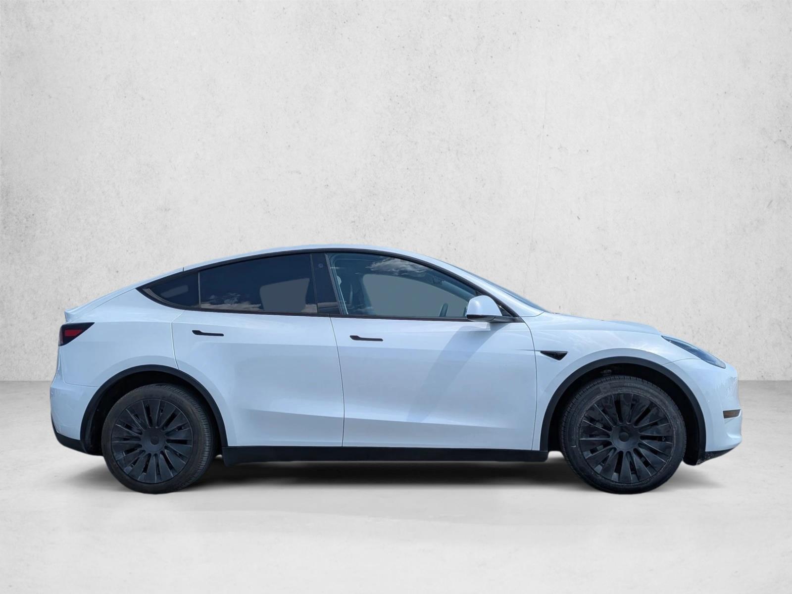 2023 Tesla Model Y Long Range photo 4