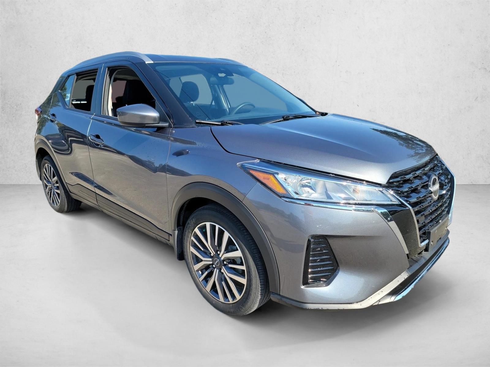 2023 Nissan Kicks SV photo 3