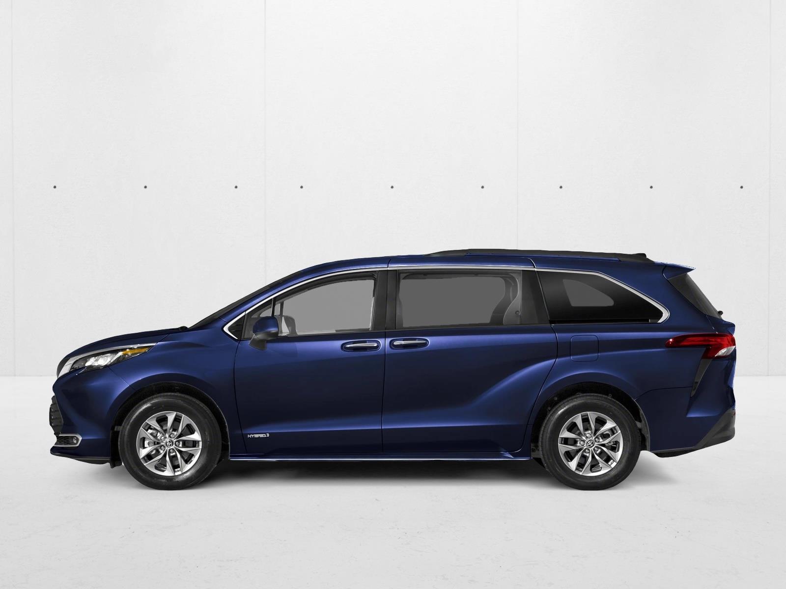 2025 Toyota Sienna XLE photo 3