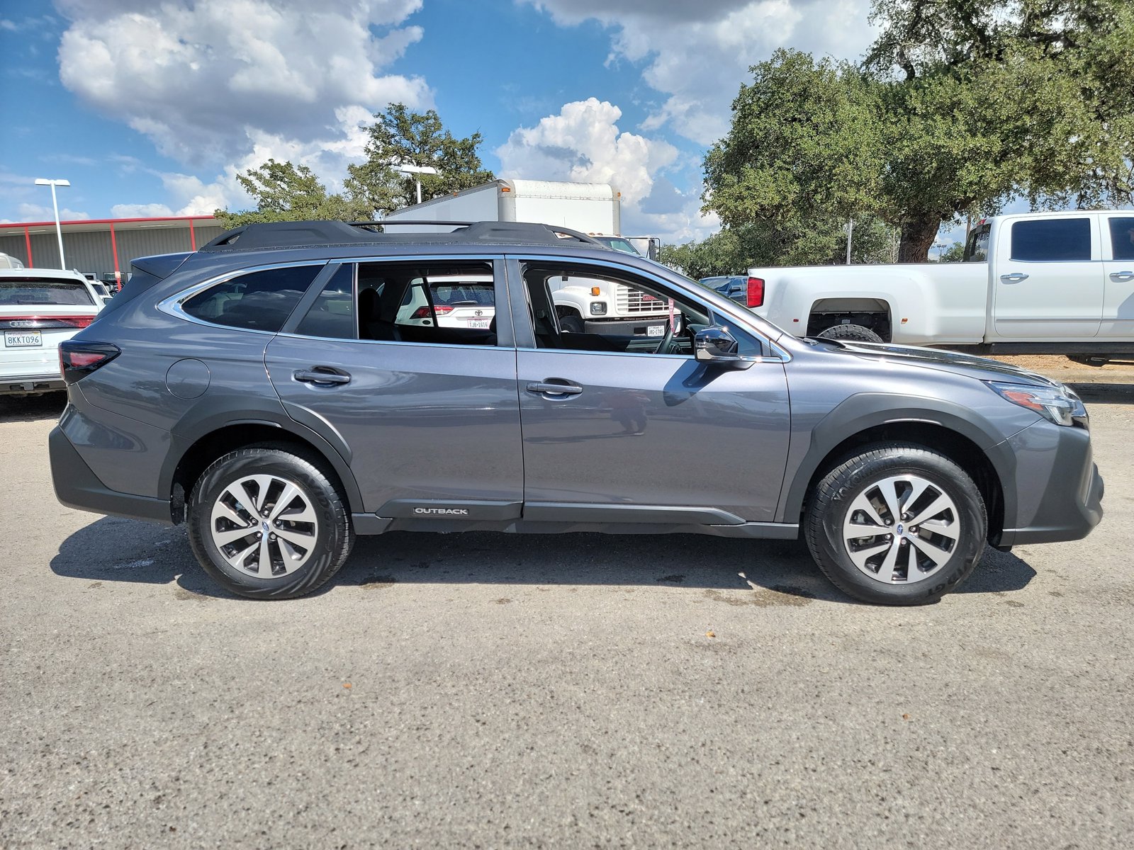 2025 Subaru Outback Premium photo 2