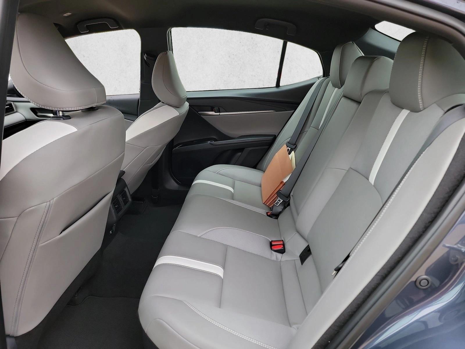 2026 Toyota Camry SE - Photo 14