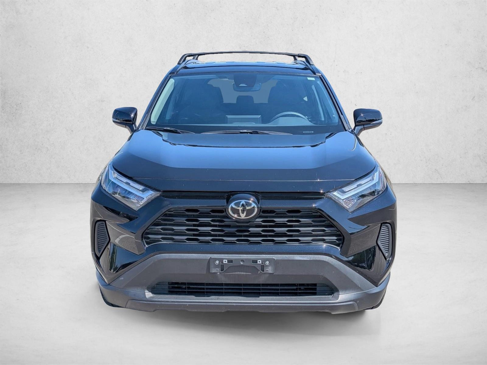 2024 Toyota RAV4 XLE photo 2