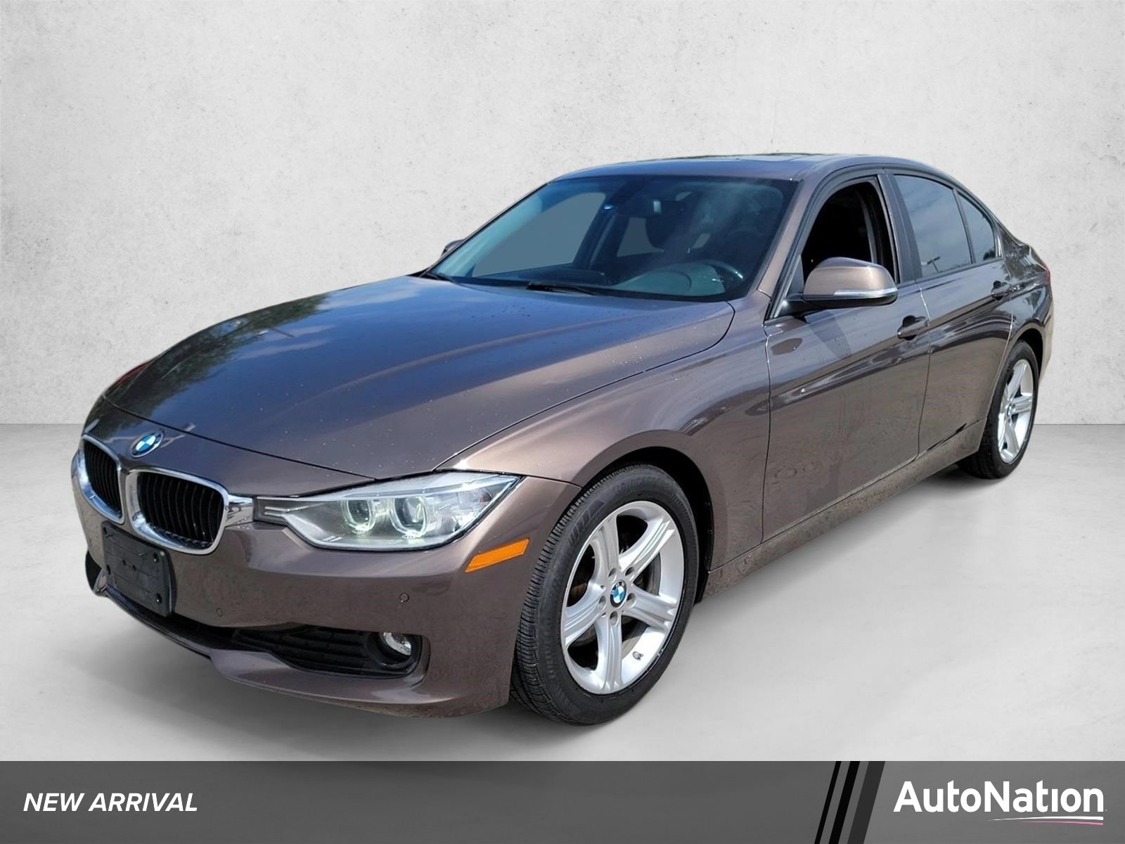 2014 BMW 3 Series 320i Sedan's photo