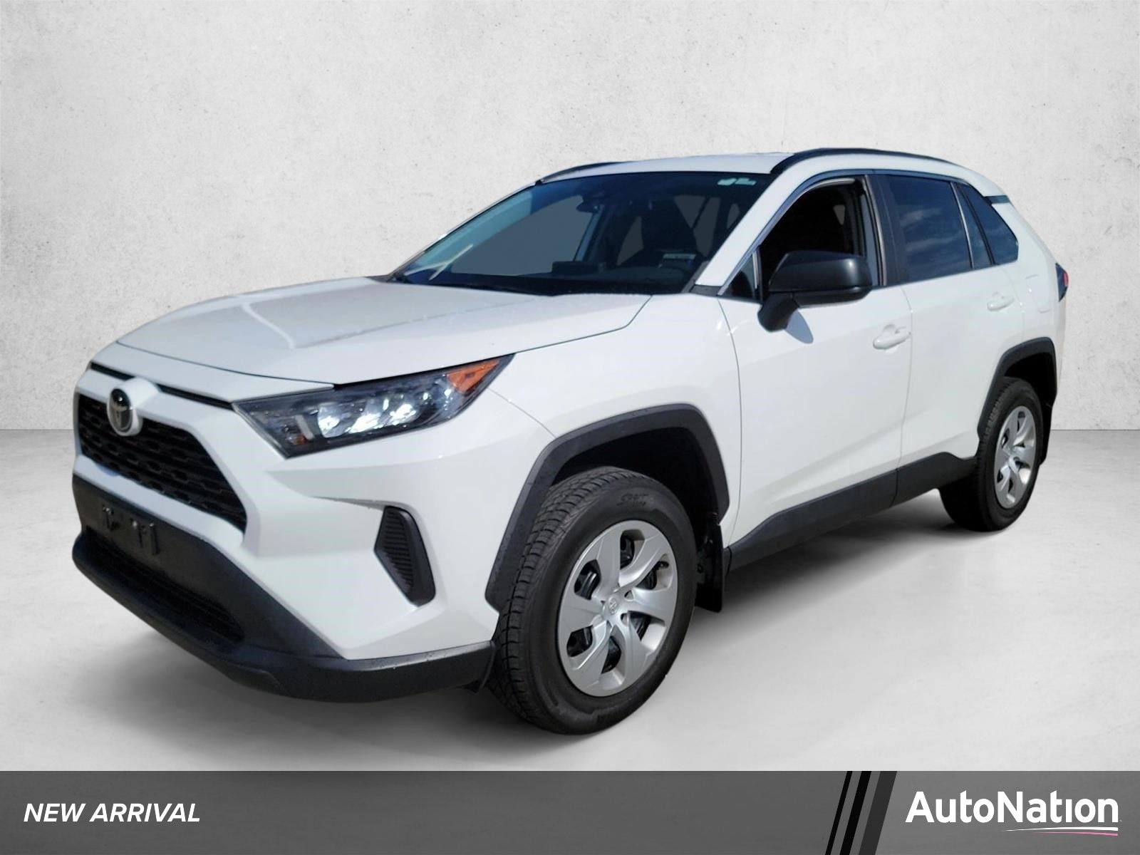 2021 Toyota RAV4 LE AWD's photo