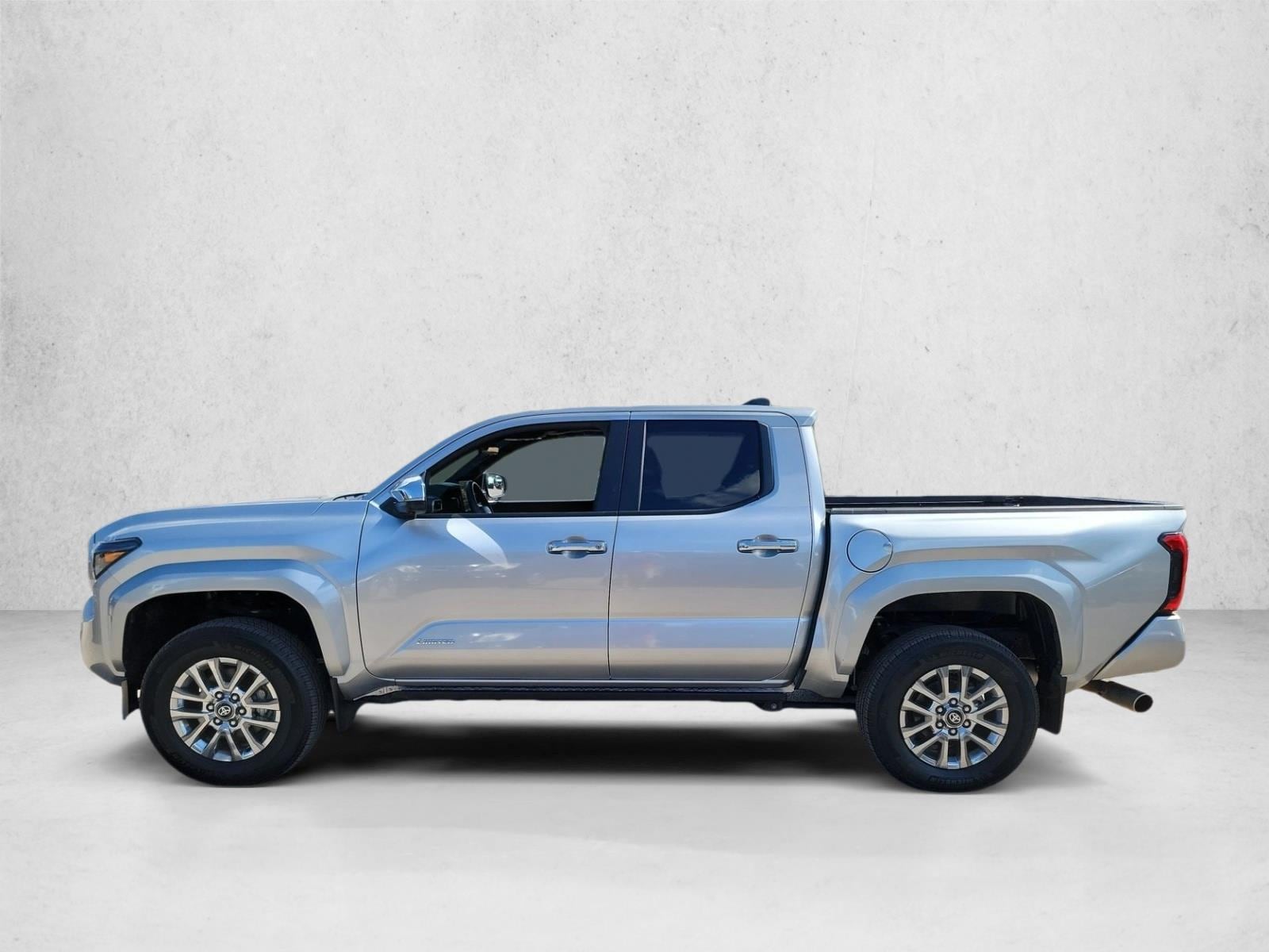 2024 Toyota Tacoma Limited - Photo 8