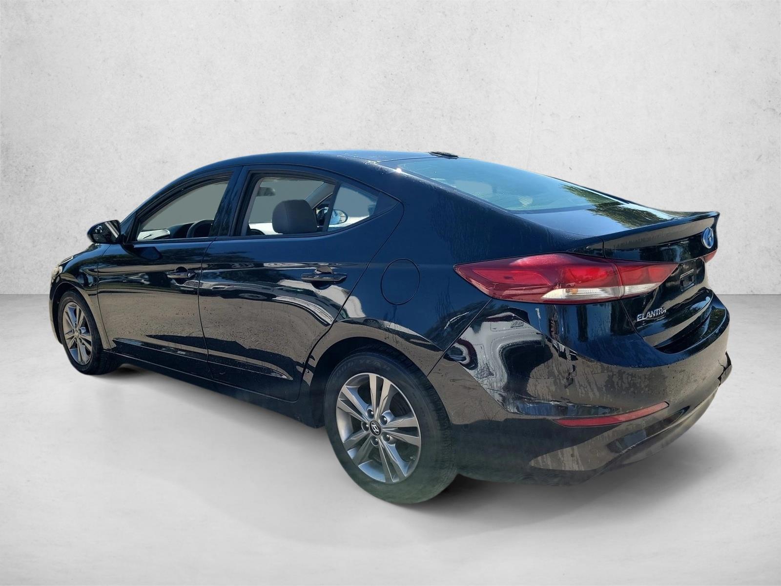 2017 Hyundai Elantra SE photo 4