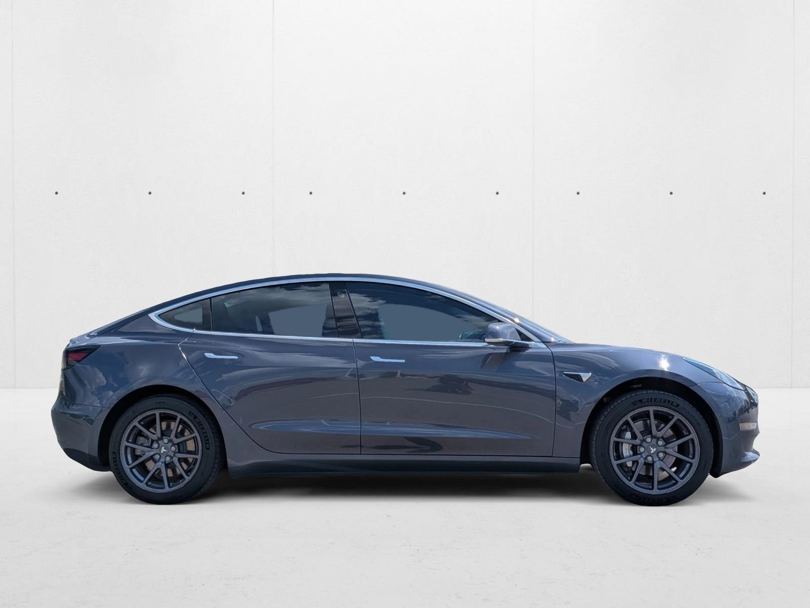 2018 Tesla Model 3 Long Range photo 4