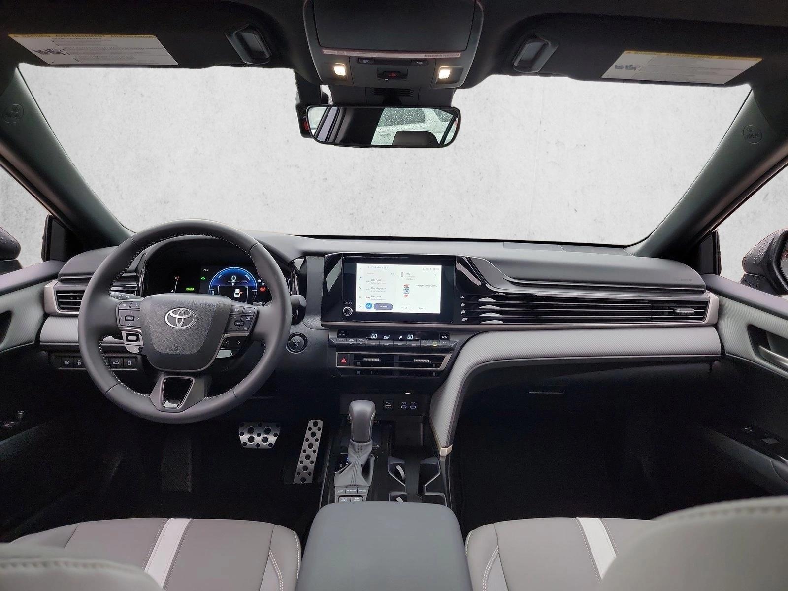 2026 Toyota Camry SE - Photo 17