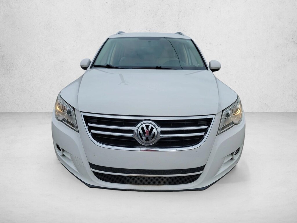 Used 2011 Volkswagen Tiguan SE SUV