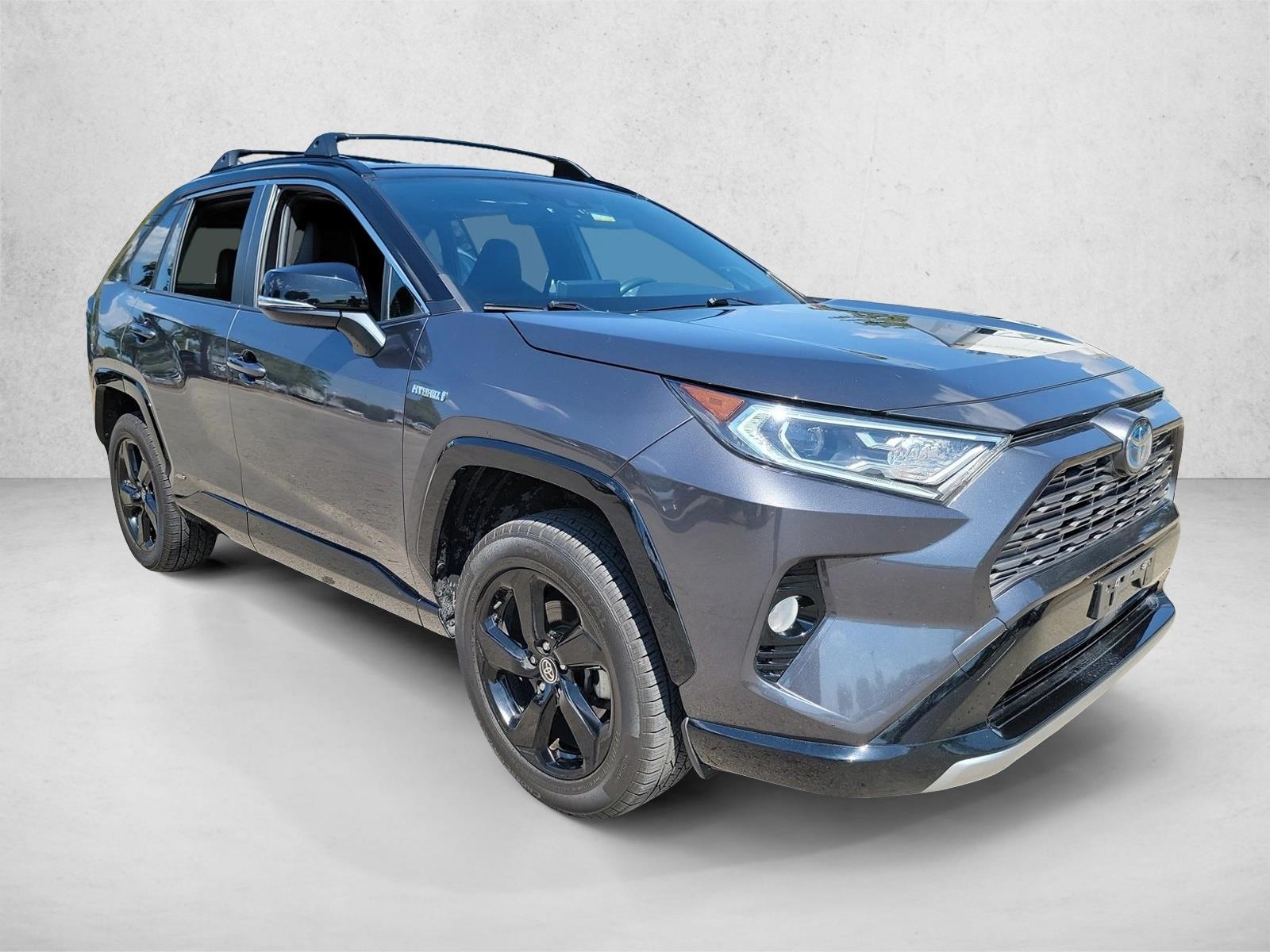 2020 Toyota RAV4 Hybrid XSE photo 3