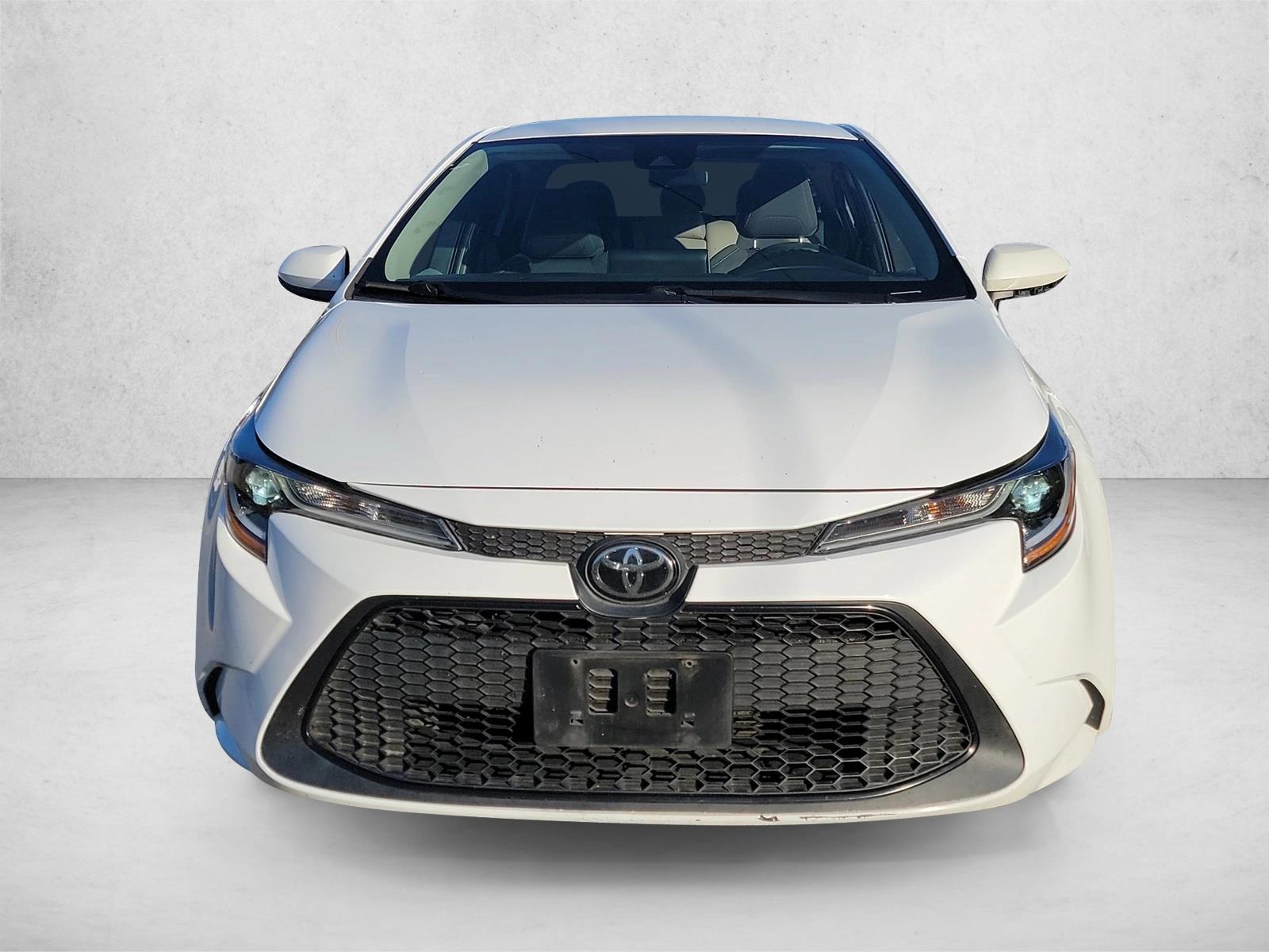 2021 Toyota Corolla LE photo 2