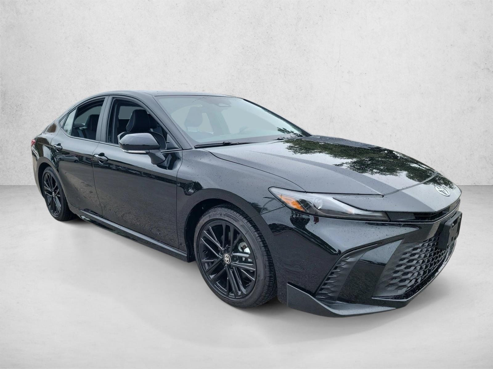 2025 Toyota Camry SE photo 3