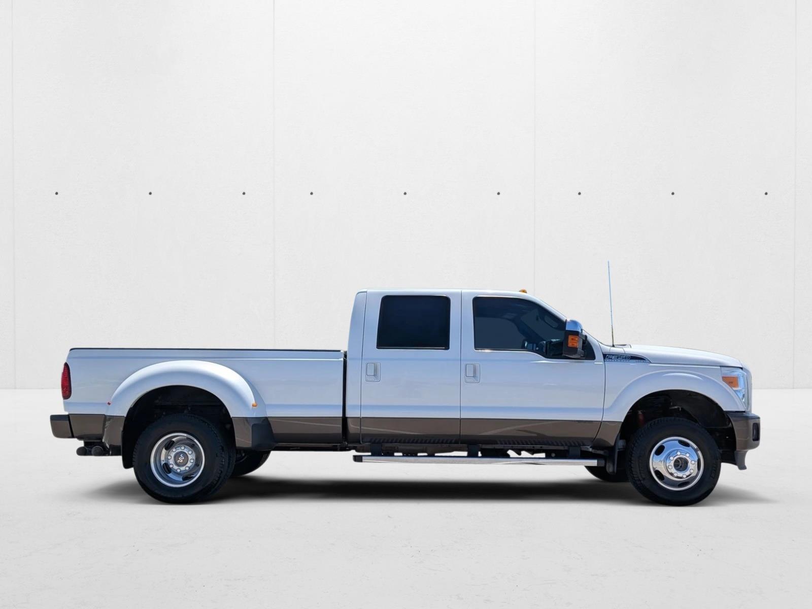2015 Ford F-350 Lariat photo 4