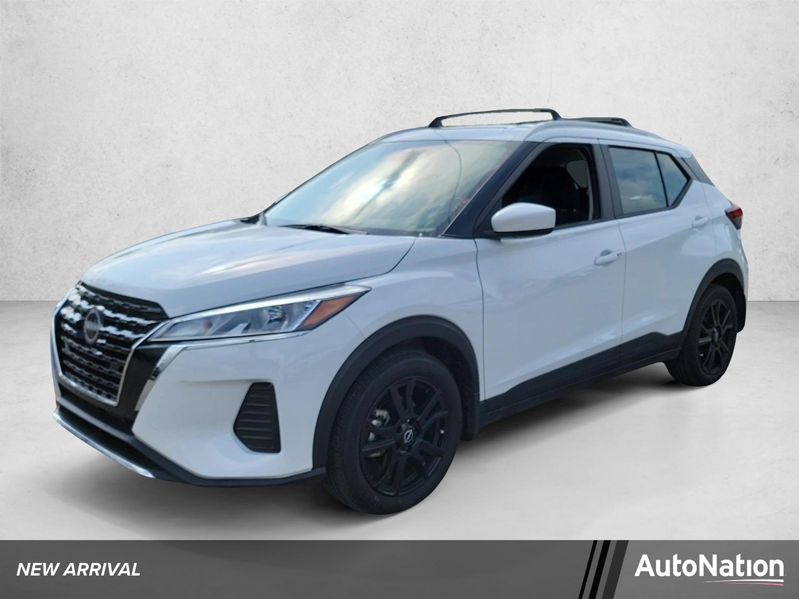 Pre-Owned 2024 Nissan Kicks SV Front Wheel Drive