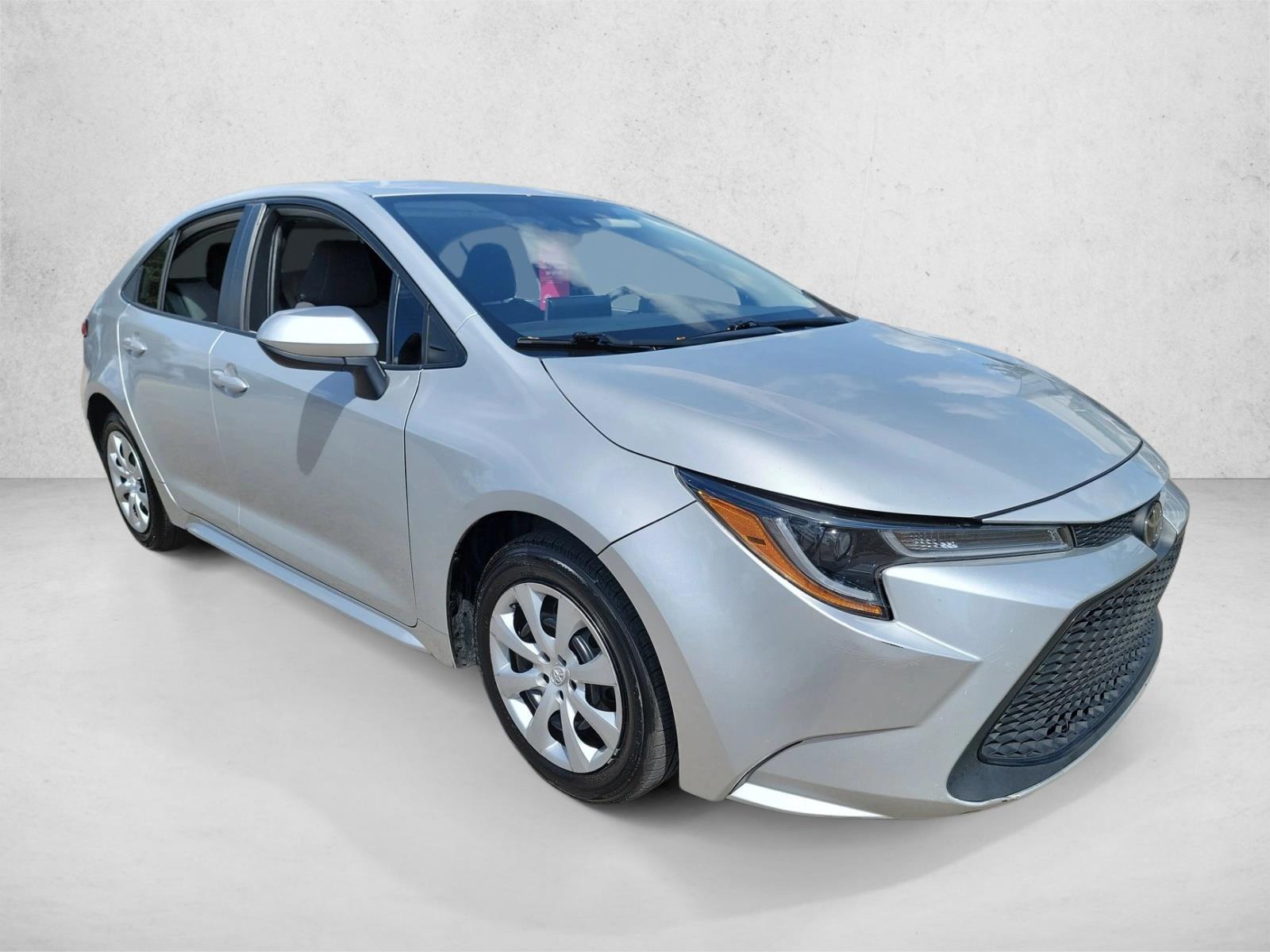 2021 Toyota Corolla LE photo 3