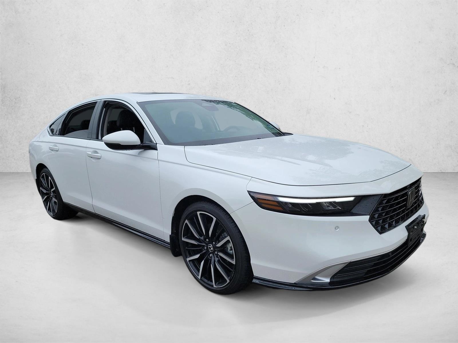 2023 Honda Accord Hybrid Touring photo 3