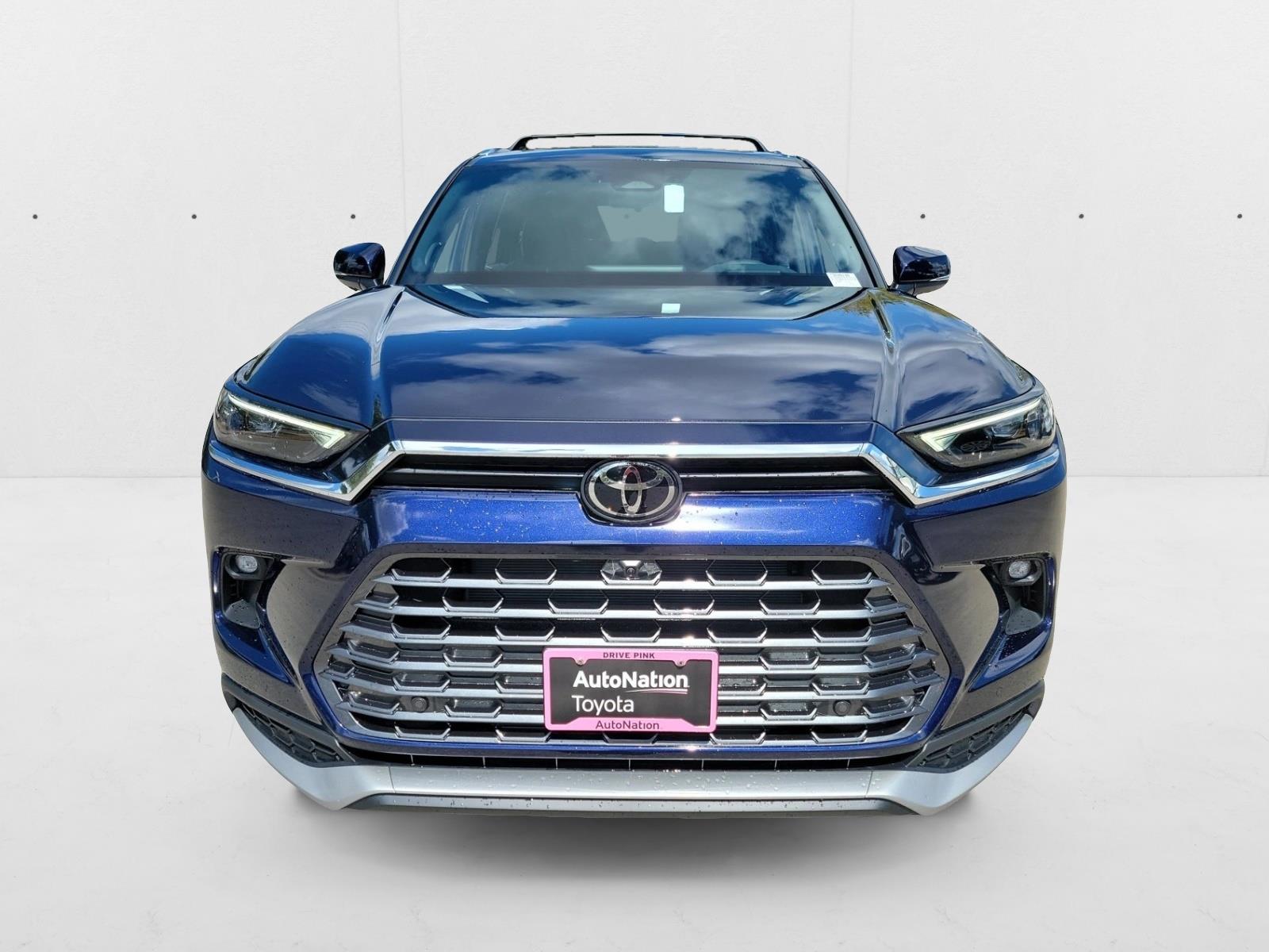 2026 Toyota Highlander Platinum Hybrid photo 2