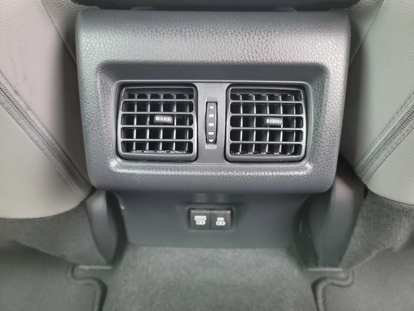 2026 Toyota Camry SE - Photo 16
