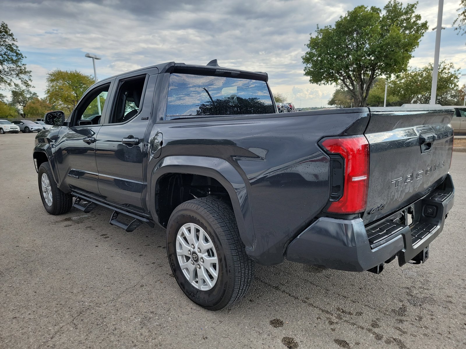 2025 Toyota Tacoma SR5 photo 4