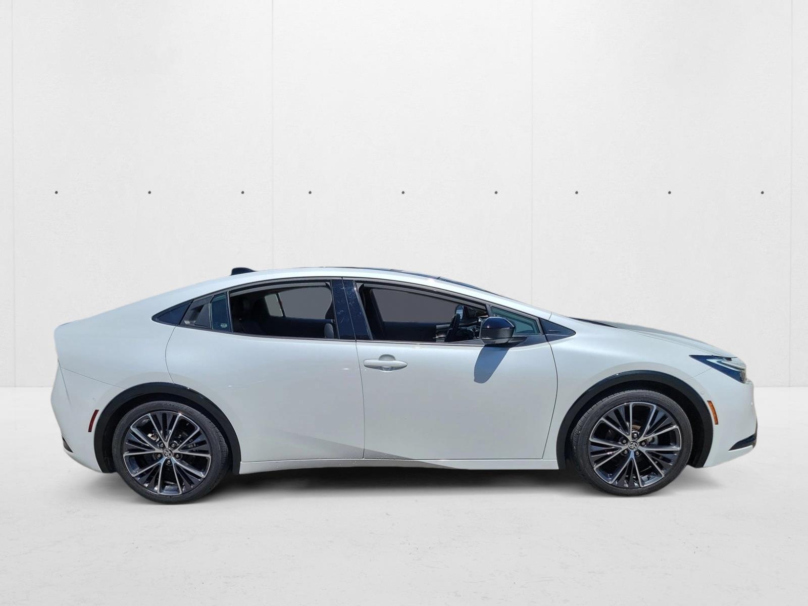 2024 Toyota Prius Limited photo 4