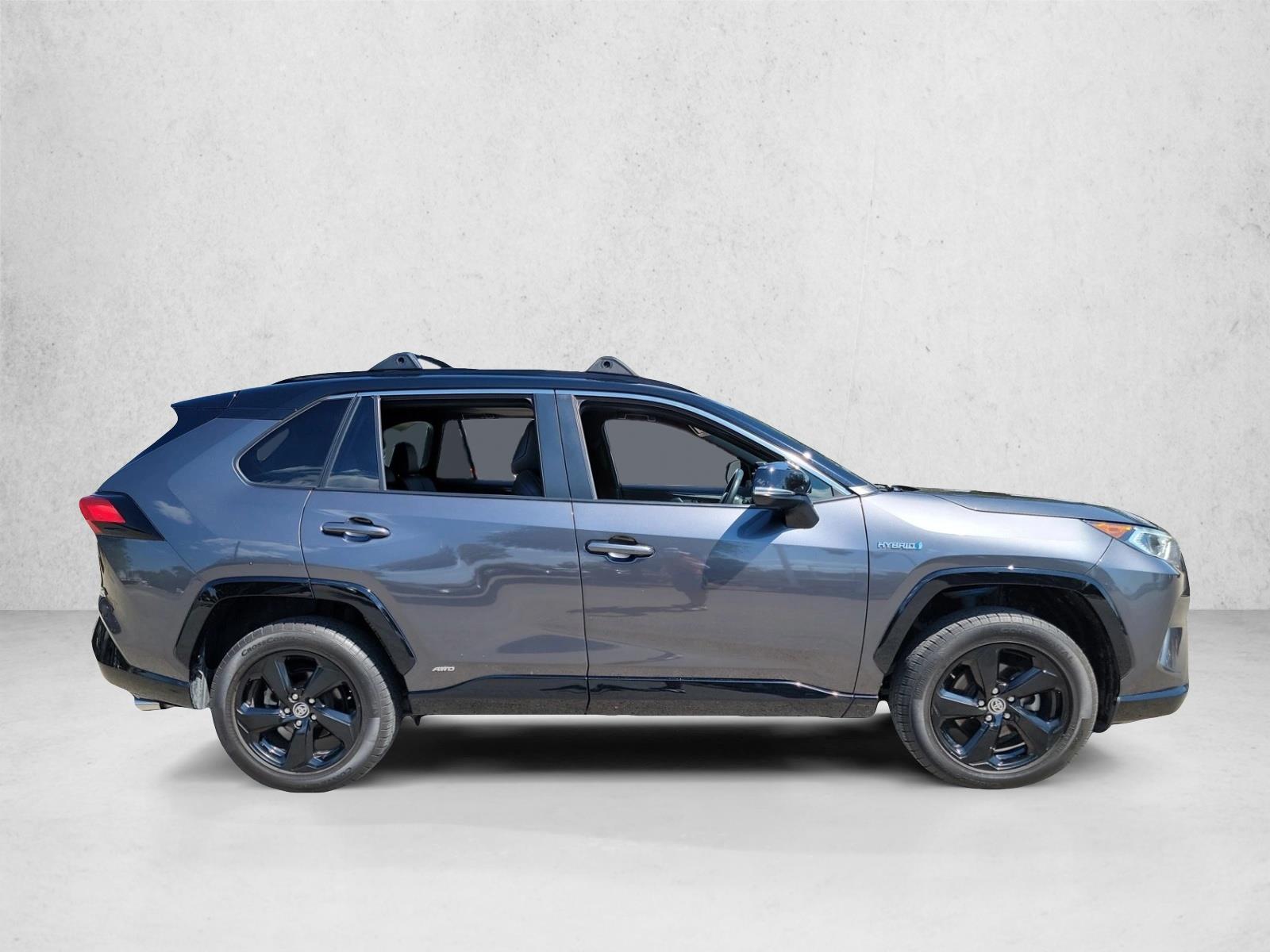2020 Toyota RAV4 Hybrid XSE photo 4