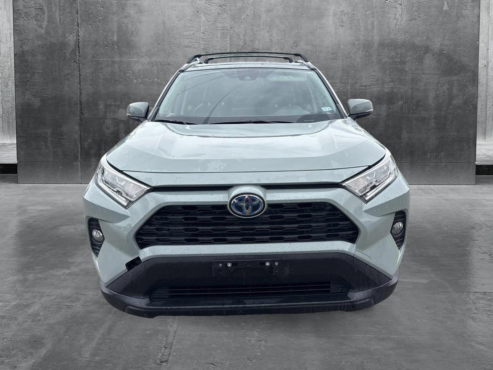 Used 2021 Toyota RAV4 XLE with VIN JTMRWRFV8MD133794 for sale in Austin, TX