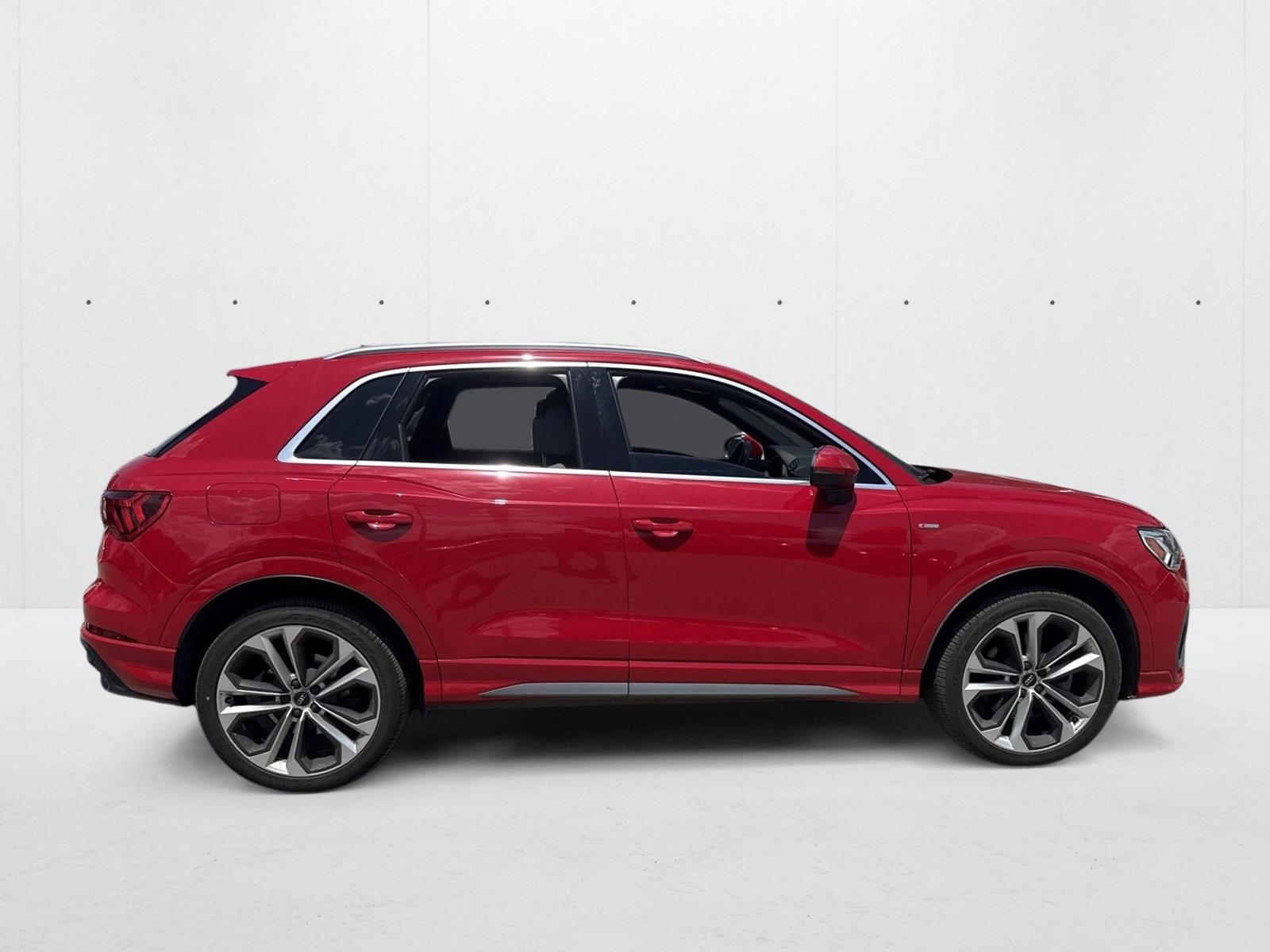 2020 Audi Q3 45 TFSI S line Premium photo 4