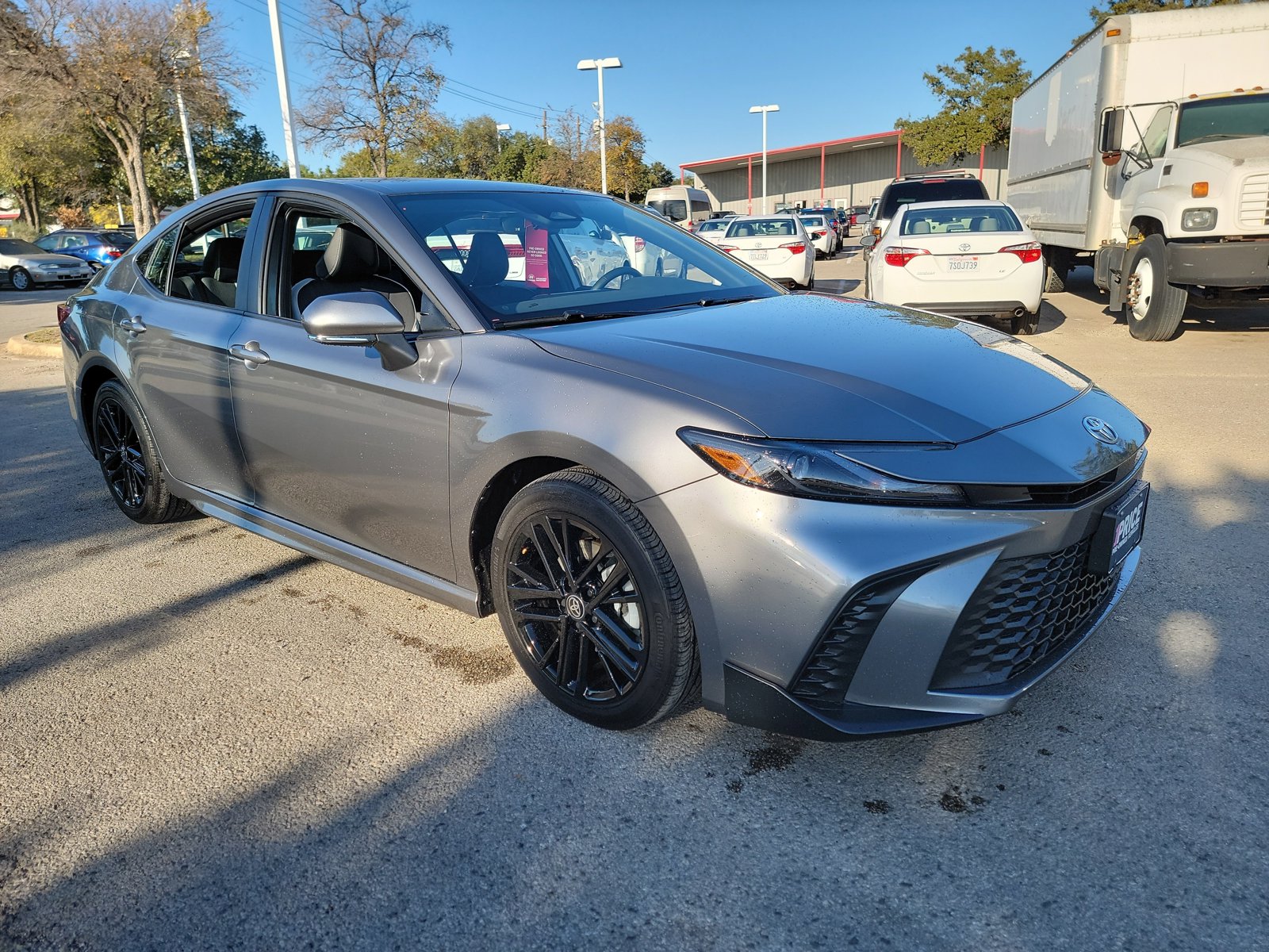 2025 Toyota Camry SE photo 3