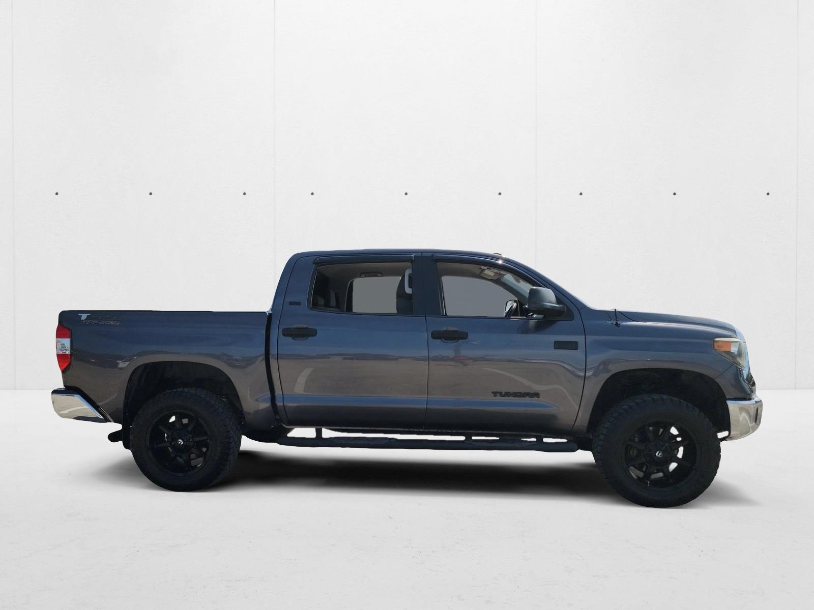 2018 Toyota Tundra SR5 photo 4