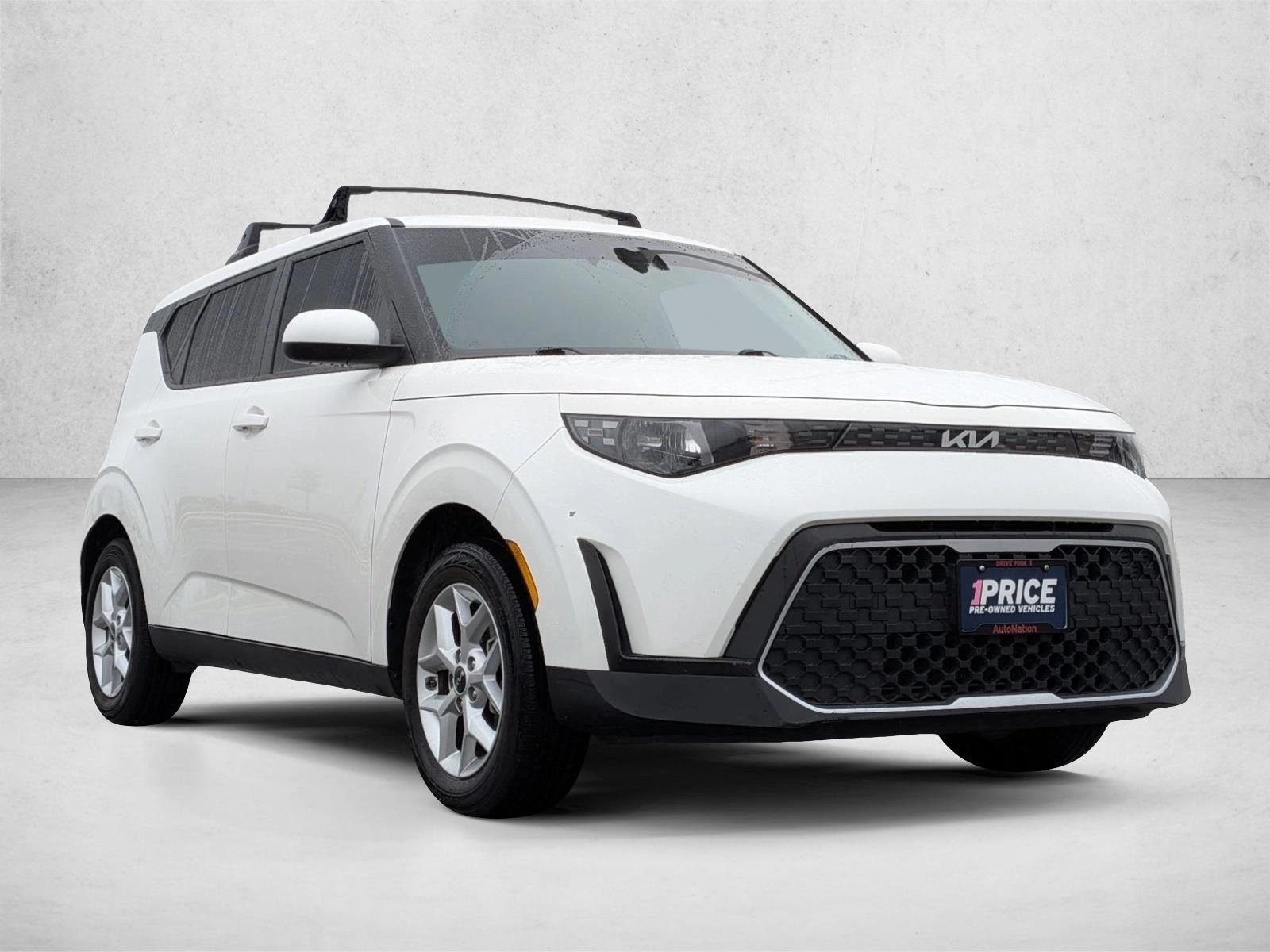 2023 Kia Soul LX photo 2