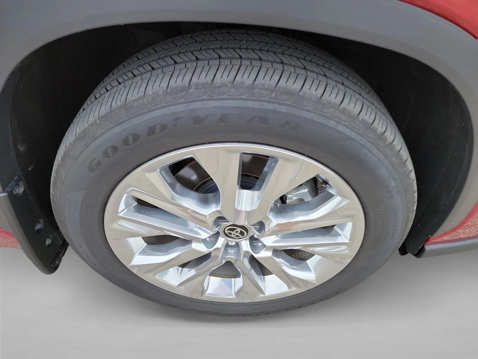 2026 Toyota Highlander Limited - Photo 10