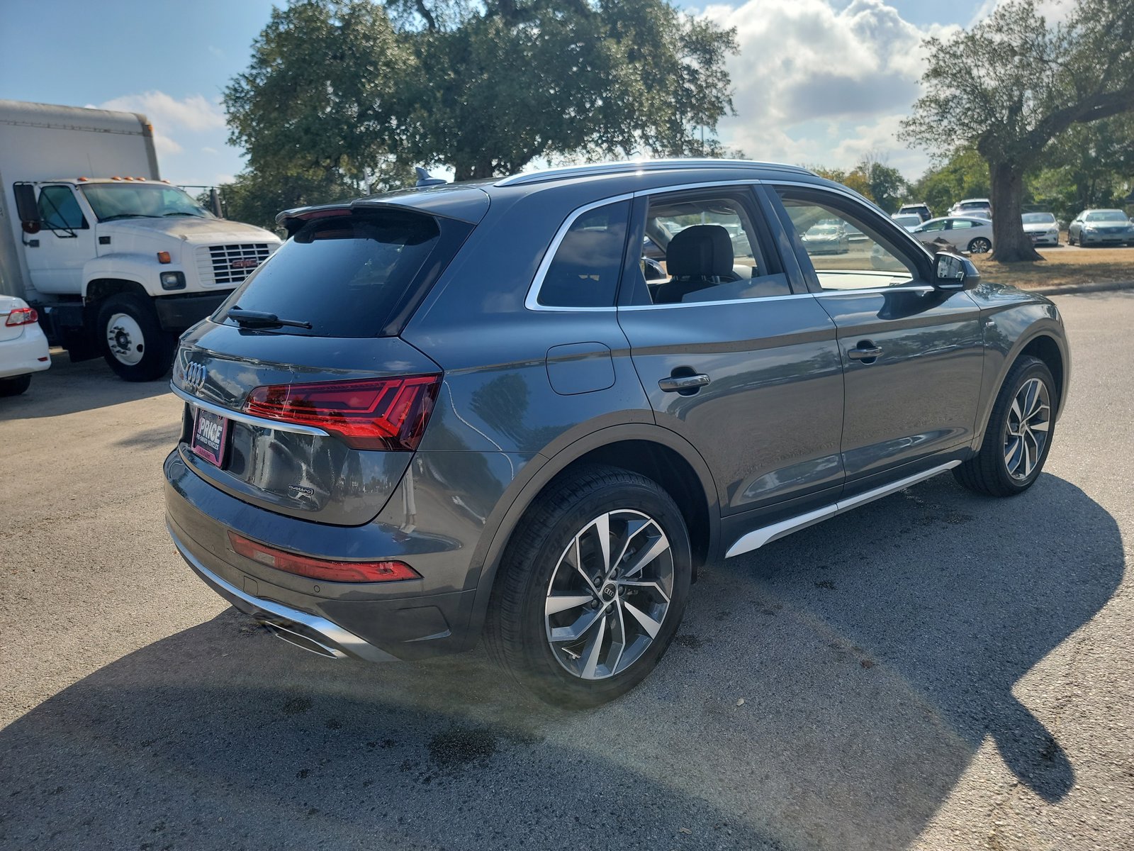 2023 Audi Q5 45 S line Premium photo 3