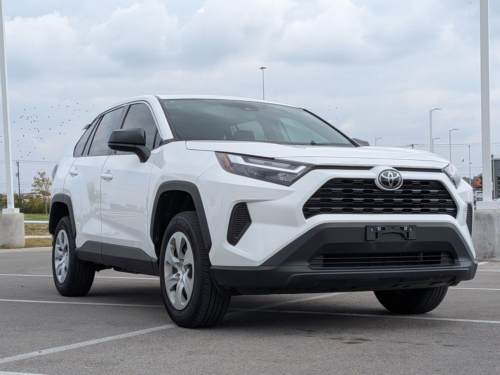 2023 Toyota RAV4 LE photo 2