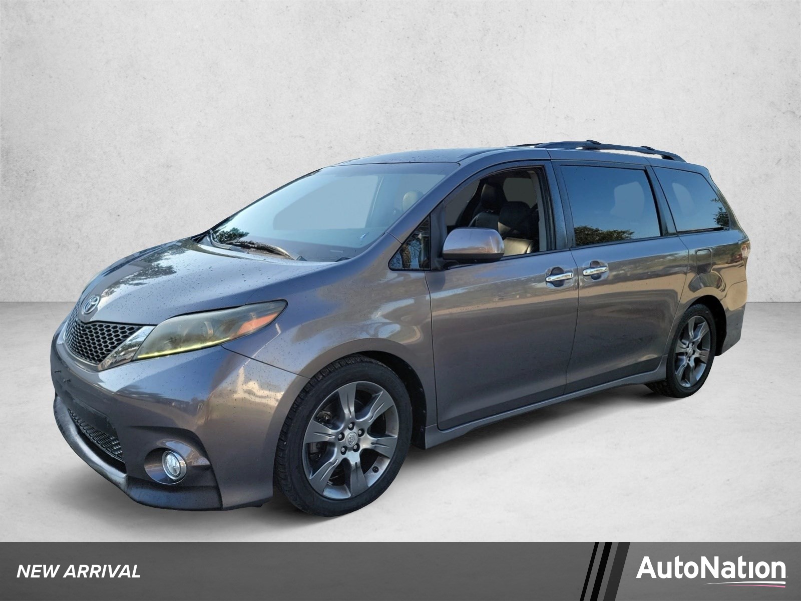 Used 2015 Toyota Sienna SE Van